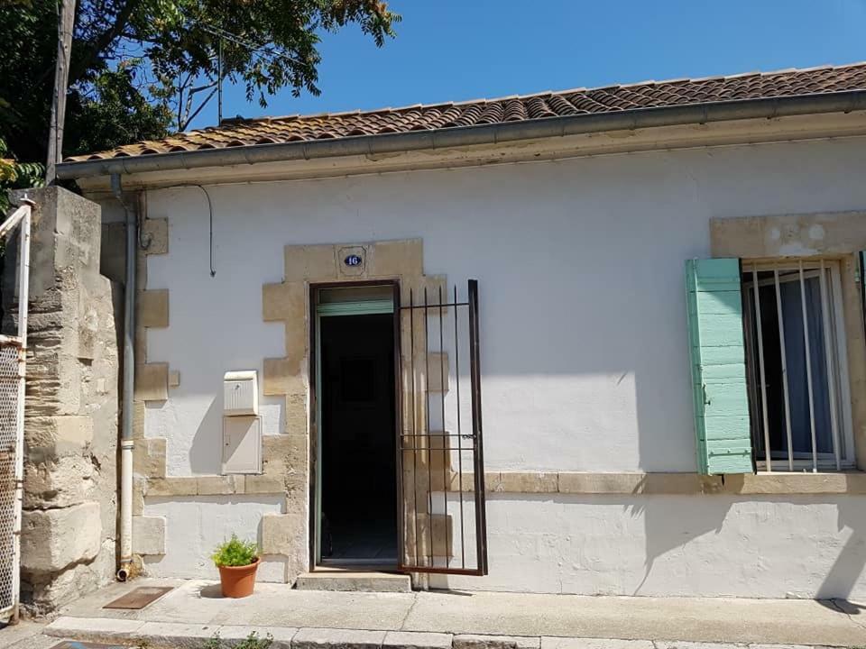 Jolie Petite Maison Idealement Situee Arles Exterior photo